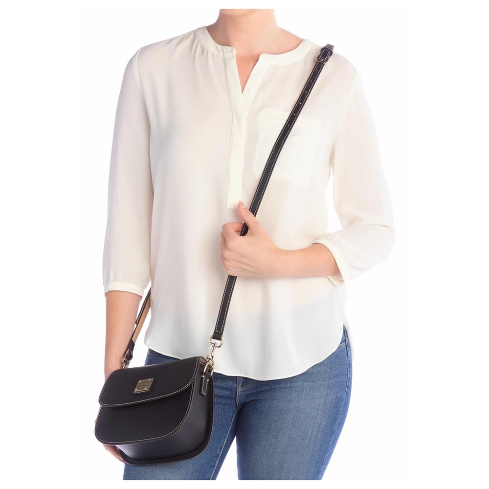 🎉HP🎉Dooney and Bourke Beacon Saddle Crossbody - Picture 4 of 8